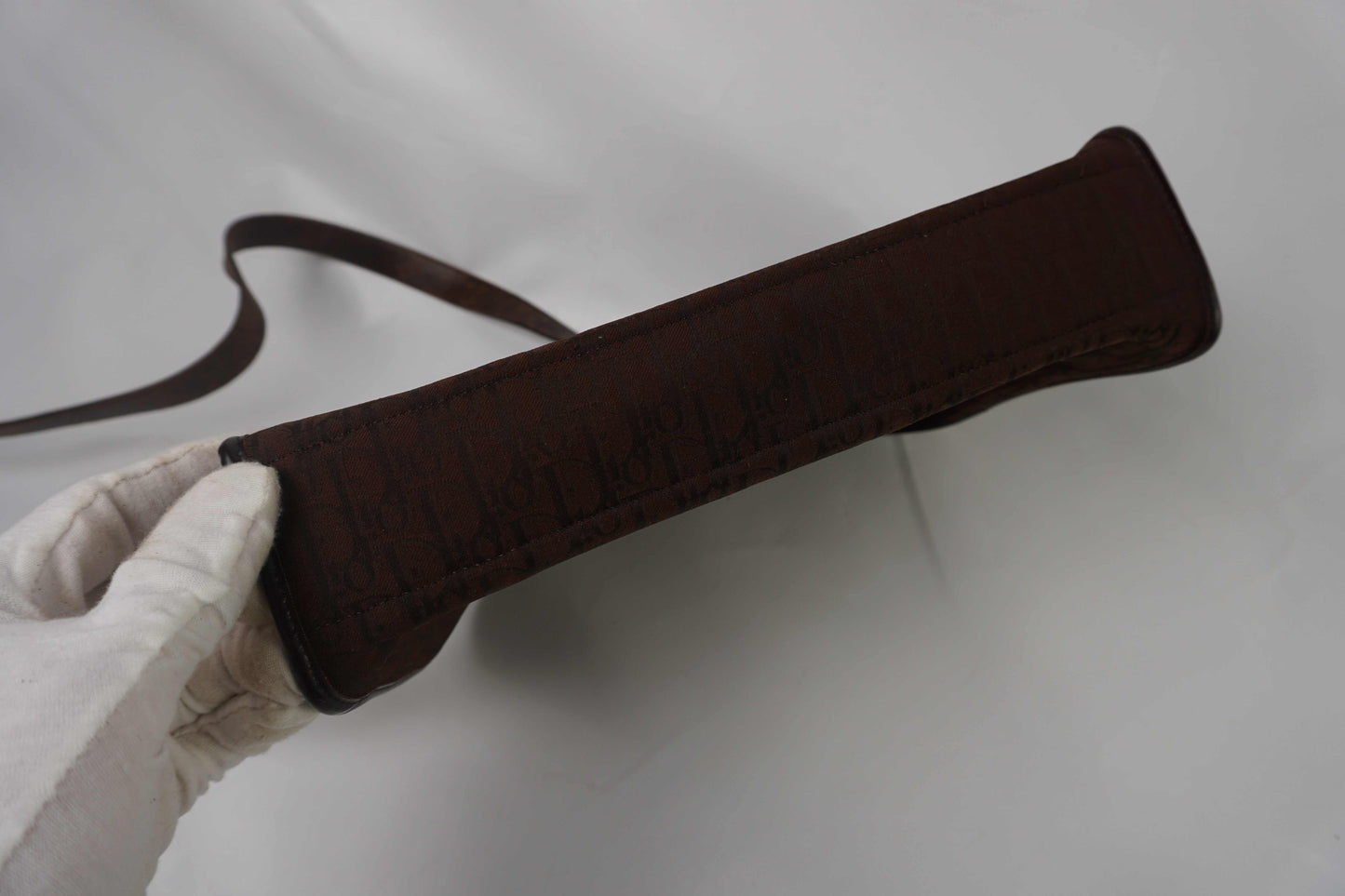 DIOR Vintage Sidebag with Monogram, brown canvas, 27x20cm, condition 8/10, flaws visible.