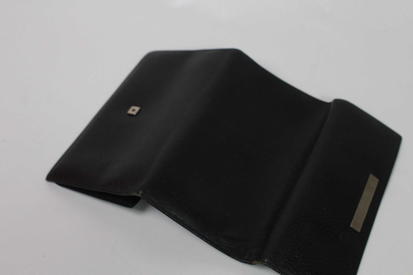 GUCCI Longwallet Black, sleek design, 21x10cm size.
