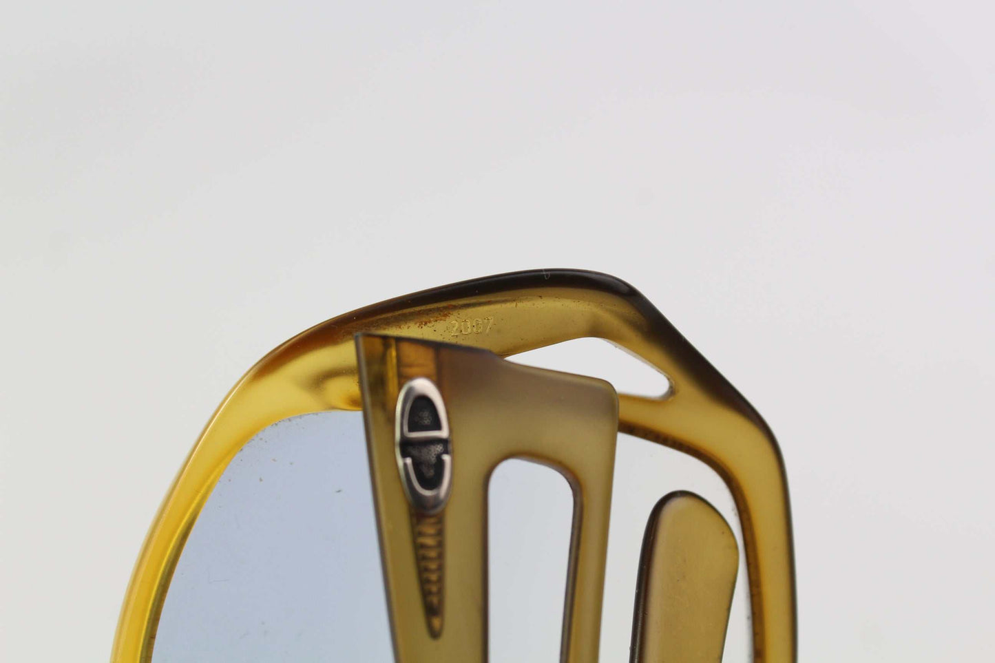 Yellow vintage DIOR sunglasses in good condition, onesize.