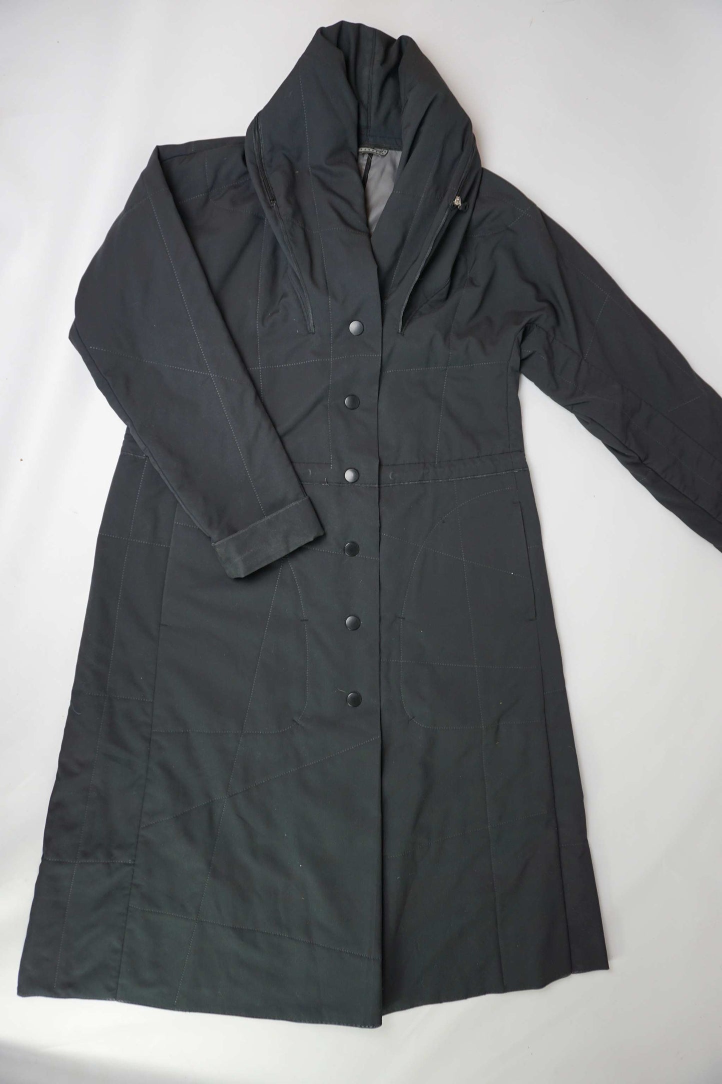 ISSEY MIYAKE black trenchcoat, size M, gray color, condition 8/10.