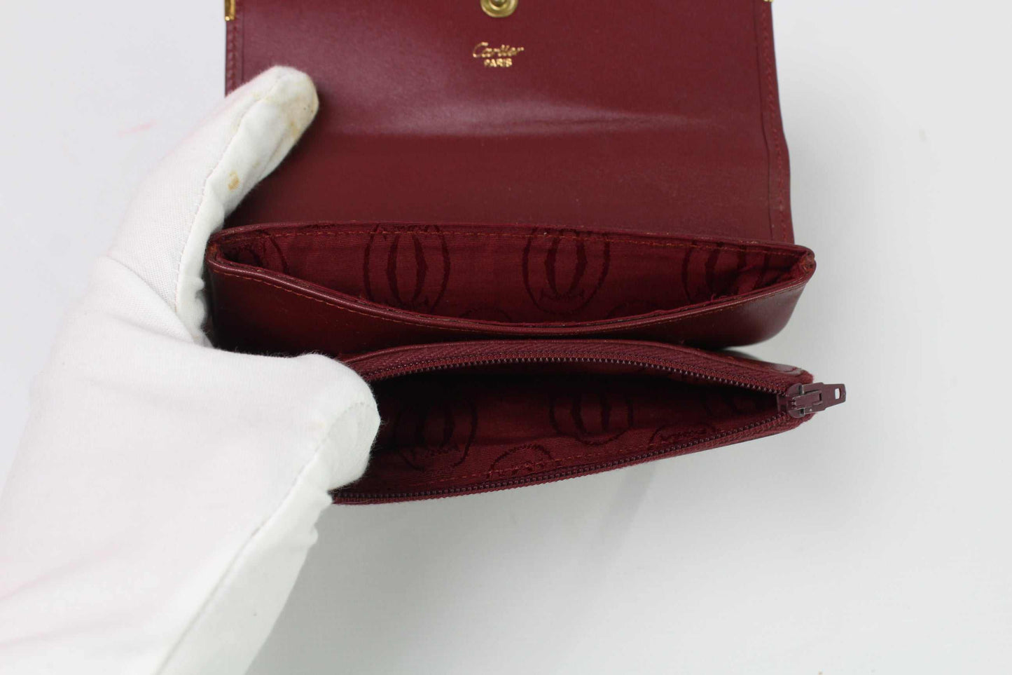 CARTIER Leather Longwallet Bordeaux, red leather, size 15x10 cm, condition 9/10.