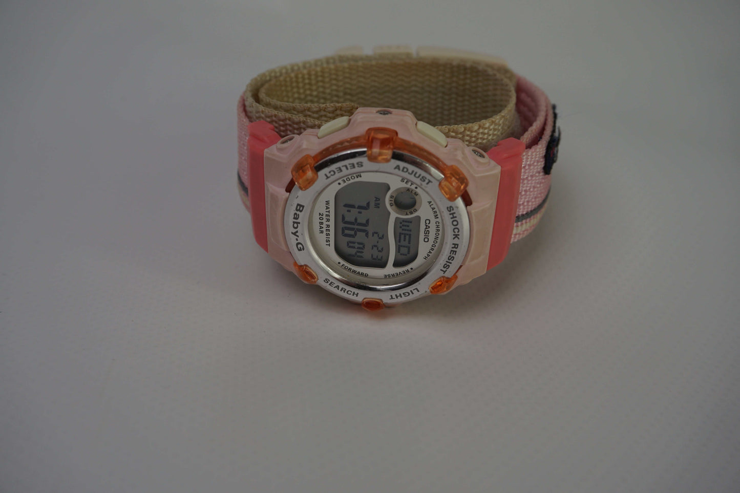 CASIO Baby-G pink and white watch, adjustable, condition 7/10, fully functional.