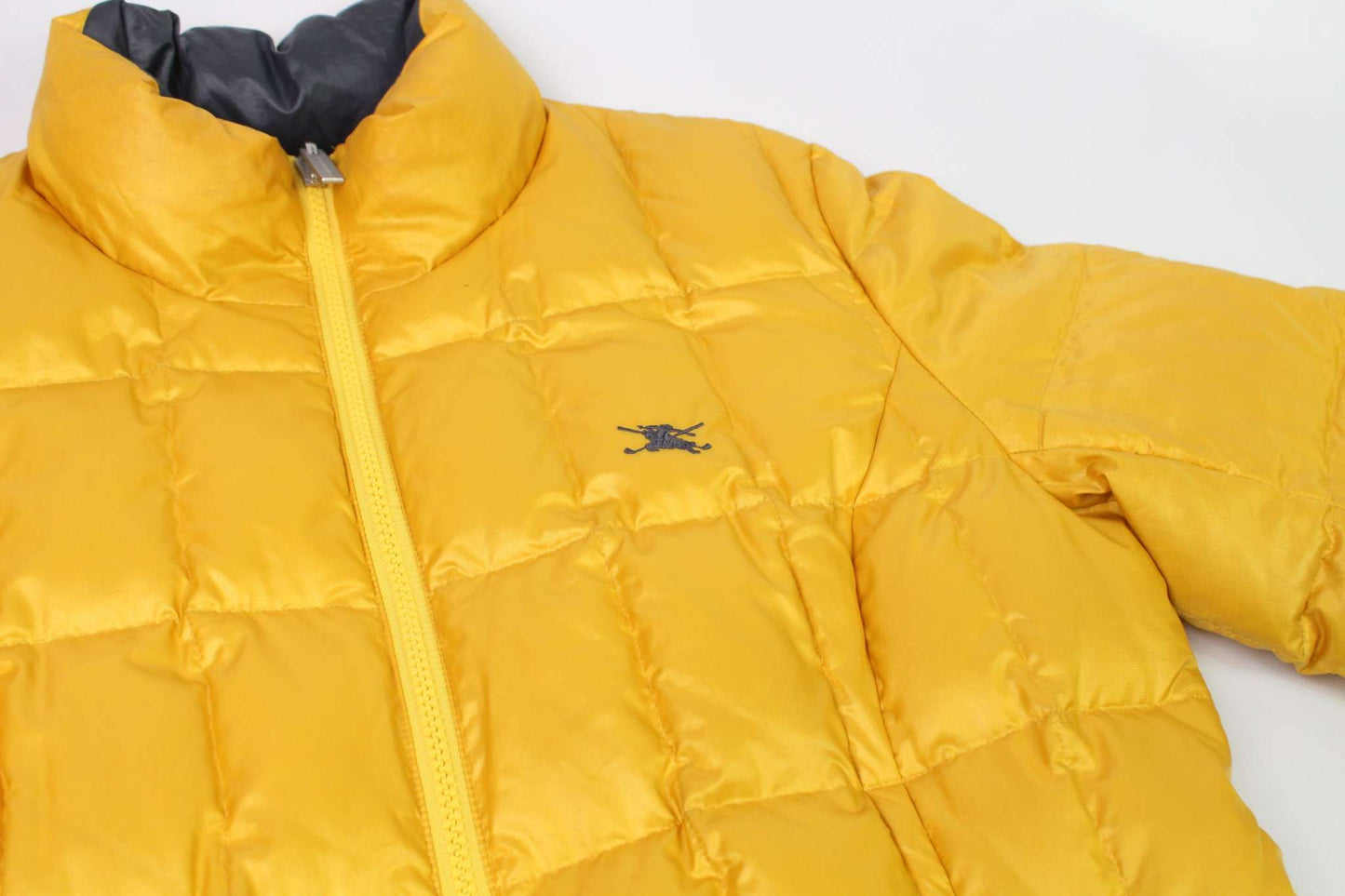 BURBERRY´S Reverse Jacket Yellow in polyester, medium size, condition 9/10.