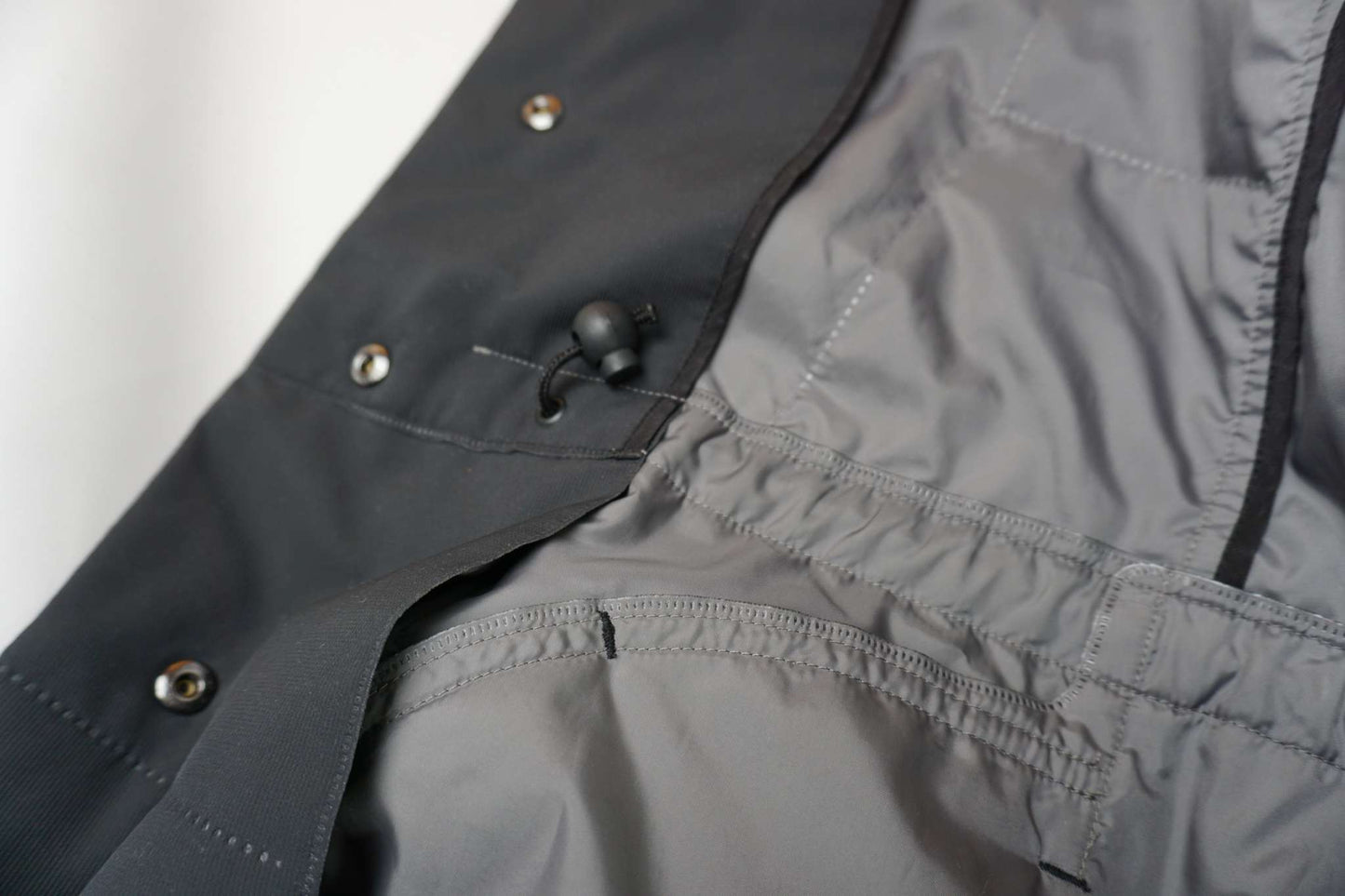 ISSEY MIYAKE black trenchcoat, size M, gray color, condition 8/10, with visible flaws.