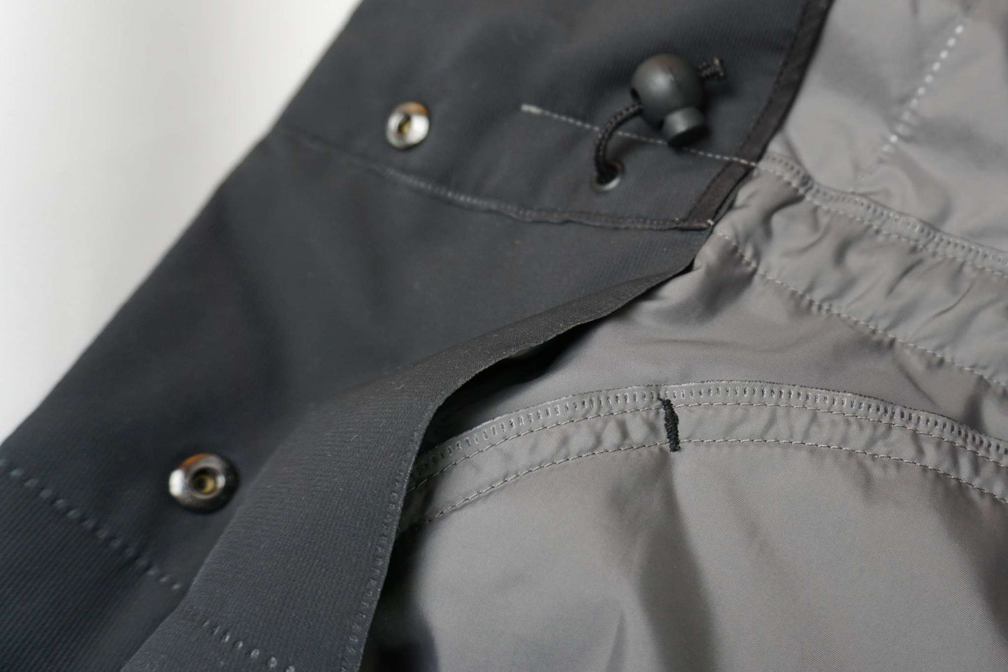 ISSEY MIYAKE Trenchcoat Black, size M, gray color, 8/10 condition.