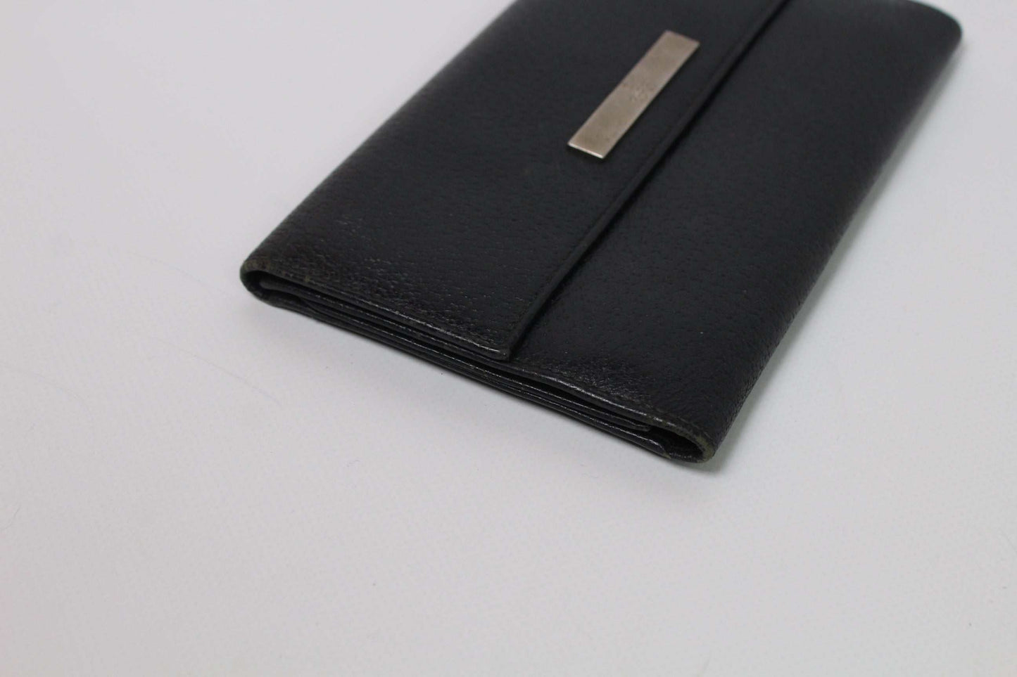 GUCCI Longwallet Black, 21x10cm, sleek design.