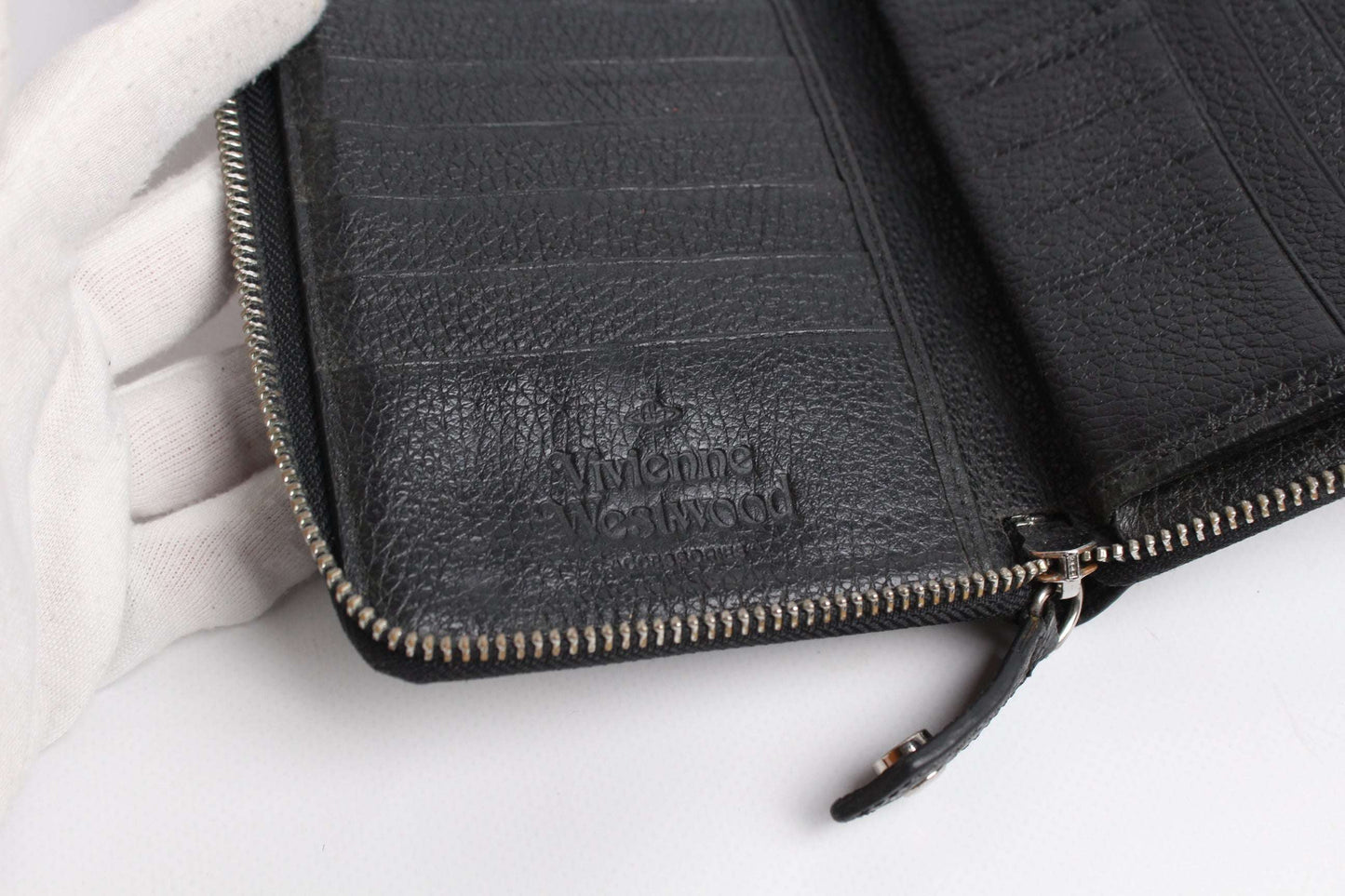 VIVIENNE WESTWOOD Zipper Longwallet Black leather, 20x10, minimal wear.