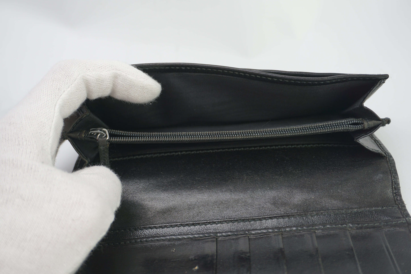 GUCCI Longwallet Black, 21x10cm, fabric material, moderate condition.