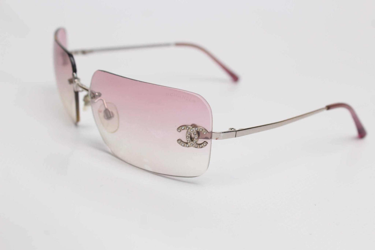 CHANEL Shades Pink sunglasses, gradient lenses, size onesize, condition 7/10.