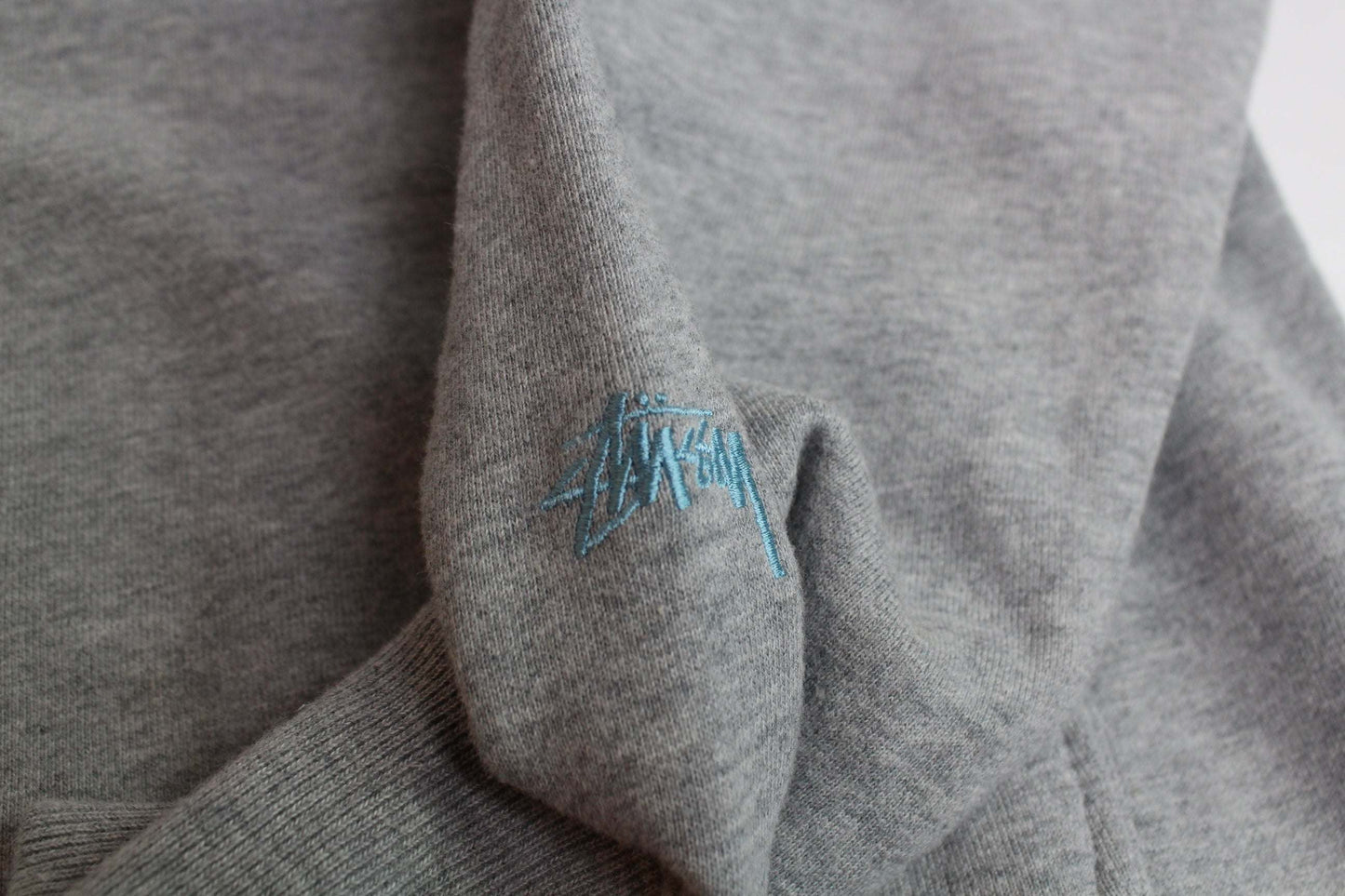 STÜSSY Hoodie Grey Rainbow with blue logo embroidery, size S-M, Cotton material.