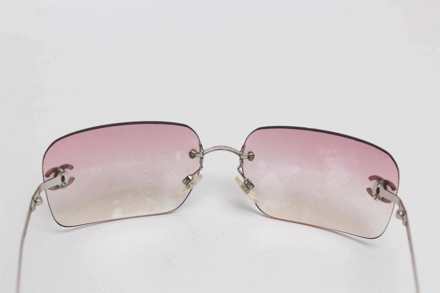 CHANEL Shades Pink sunglasses with gradient lenses.