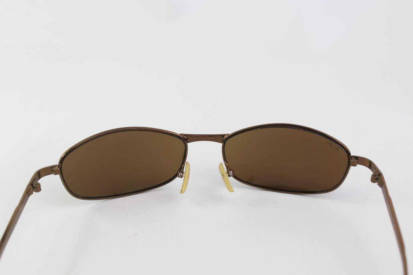 RAYBAN Shades, brown lenses, onesize, 8/10 condition, rainbow color, sunglasses.