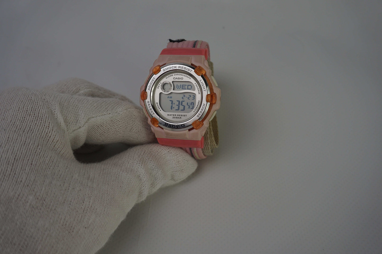 CASIO Baby-G Pink watch with adjustable size, pink and white color, in 7/10 condition.