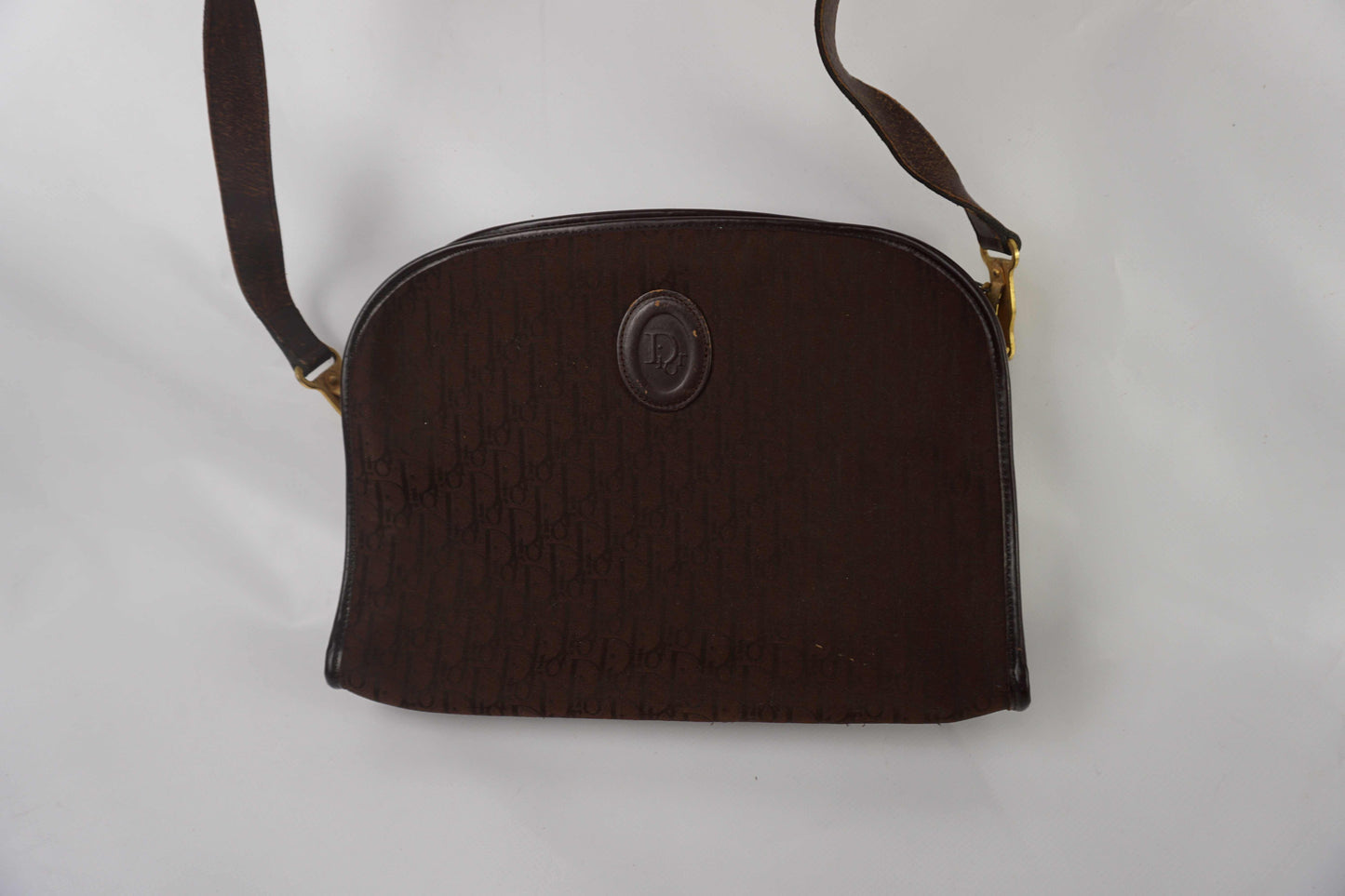 DIOR Vintage Sidebag in brown canvas with monogram, size 27x20cm, condition 8/10.