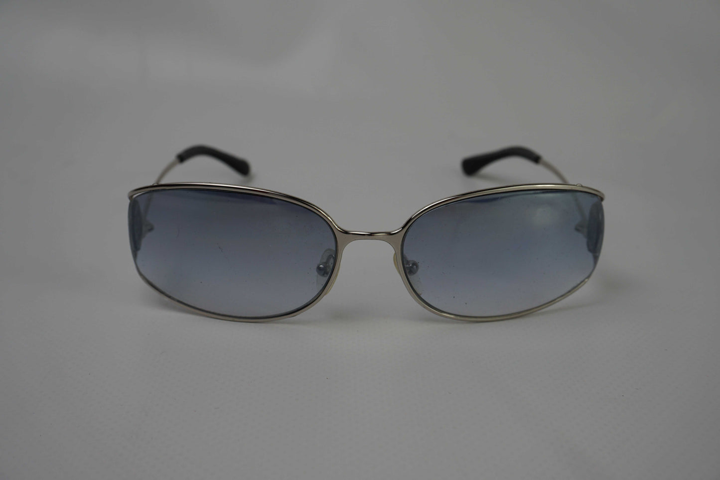 LOEWE Shades Blue sunglasses with blue lenses, onesize, in 8-9/10 condition.
