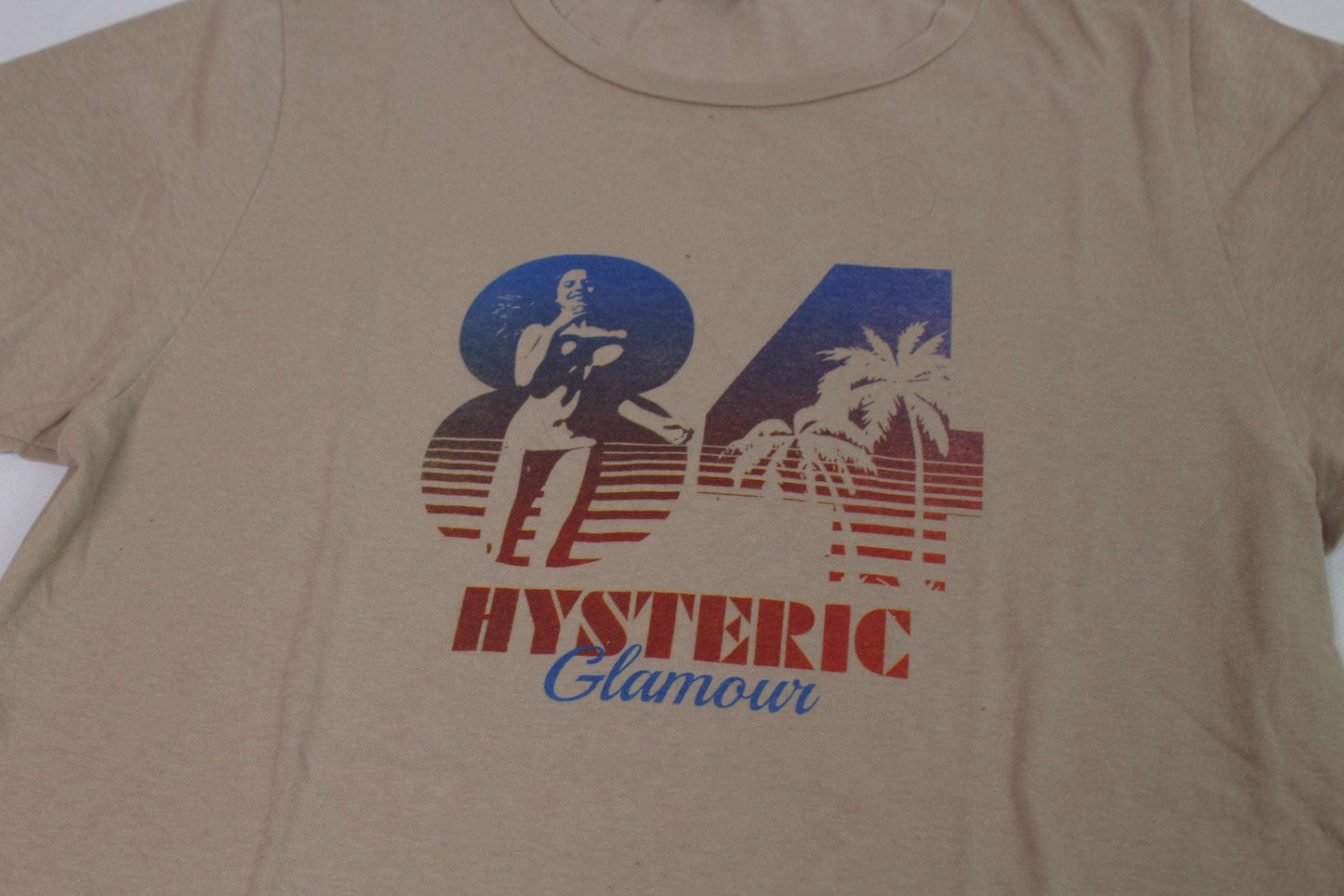 Beige HYSTERIC GLAMOUR T-shirt with "84" graphic, size M, 100% cotton.