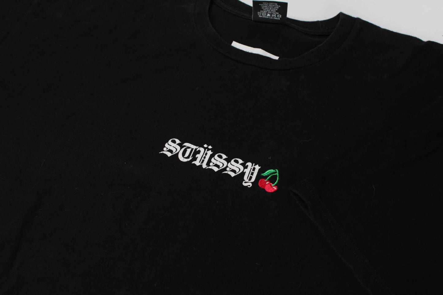 STÜSSY Black Tee CherrySTÜSSY Black Tee Cherry | LAYZSSHOP | Stüssy