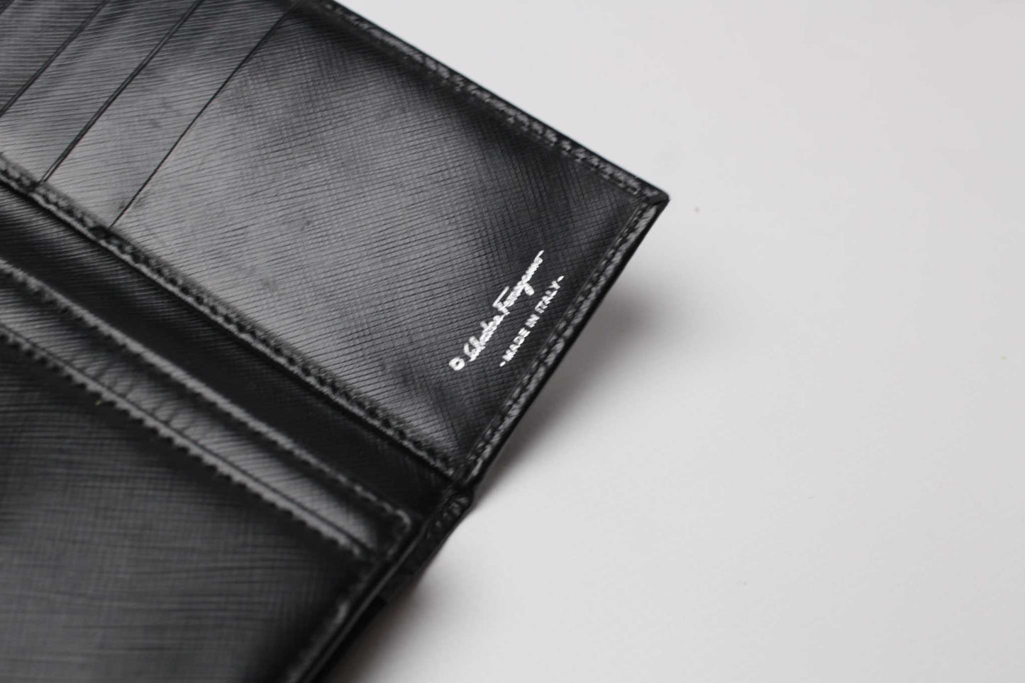 SALVATORE FERRAGAMO Longwallet Black | LAYZSSHOP | Salvatore Ferragamo