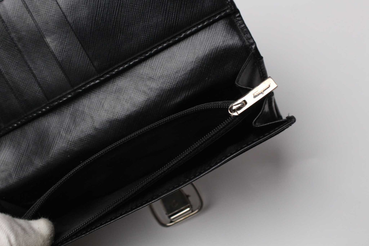 SALVATORE FERRAGAMO Longwallet Black | LAYZSSHOP | Salvatore Ferragamo