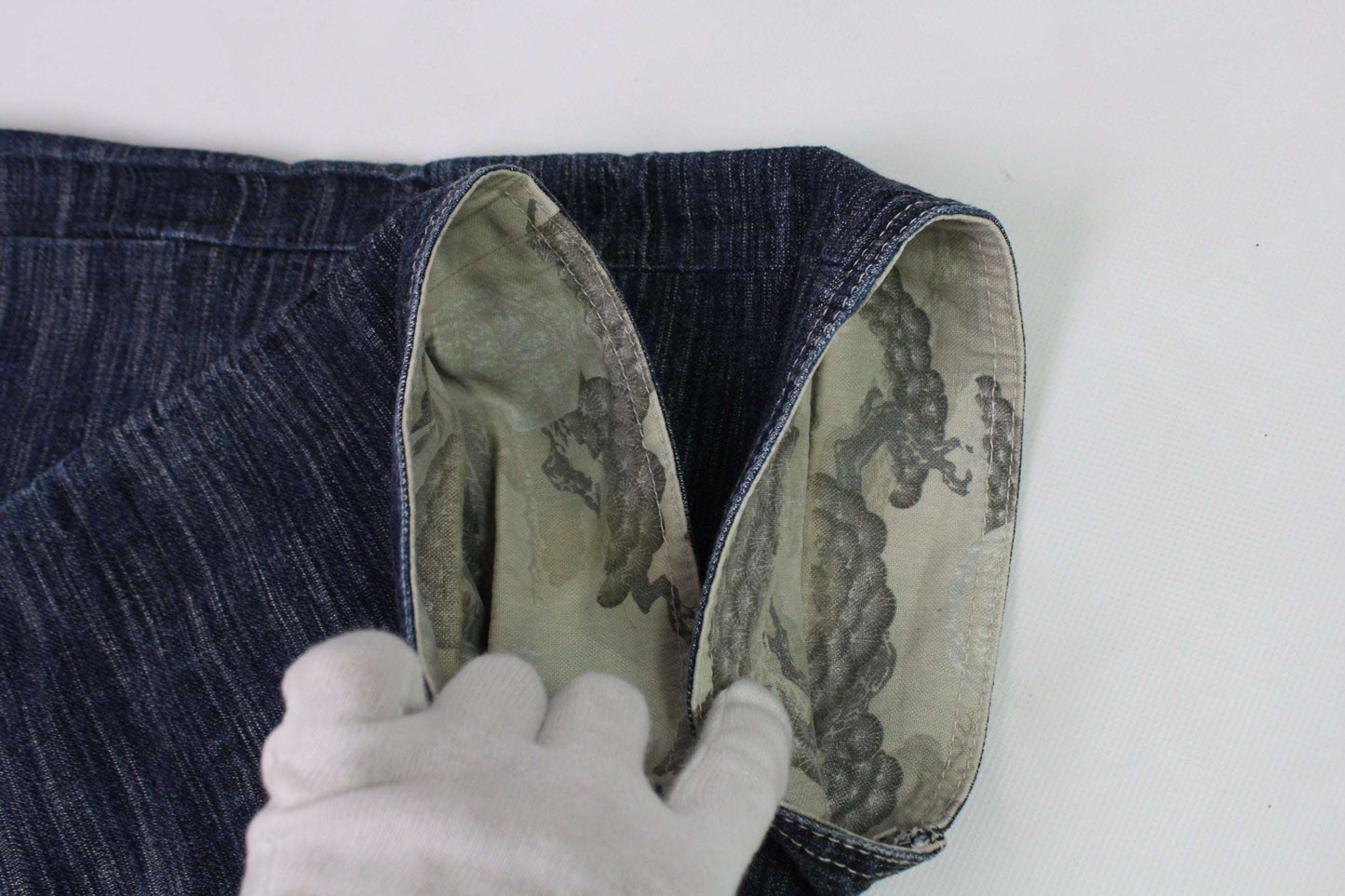 WILO KHAKIS Denim jeans in blue and beige with straight fit and 100% cotton material.
