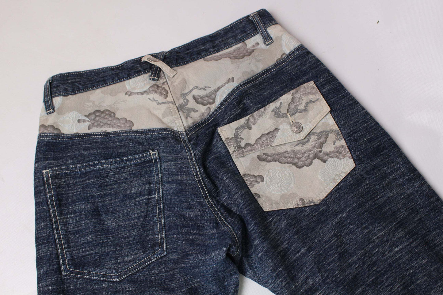 WILO KHAKIS Denim jeans in blue and beige, straight fit, size M, 100% cotton, 8/10 condition.