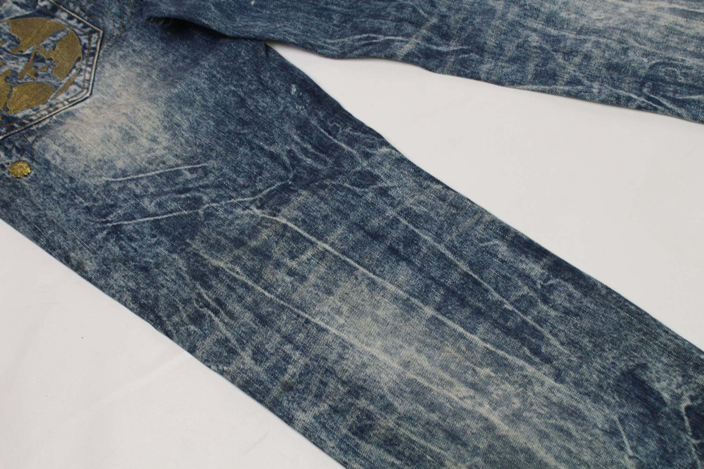 Blue baggy denim jeans with tiger embroidery detail from Big Train, size L, 100% cotton.