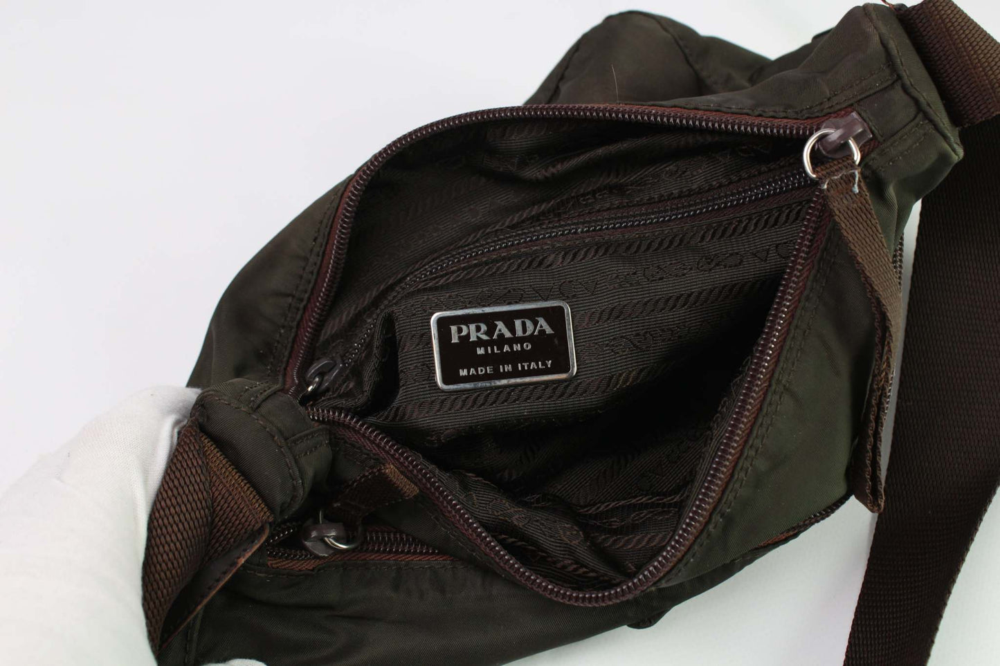 PRADA Crossbody Bag Darkgreen, nylon material, 25x20cm, 8/10 condition.