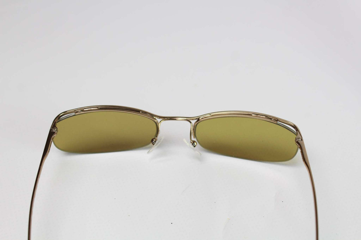 Yellow GUCCI shades, onesize with slight flaws, condition 8-9/10.