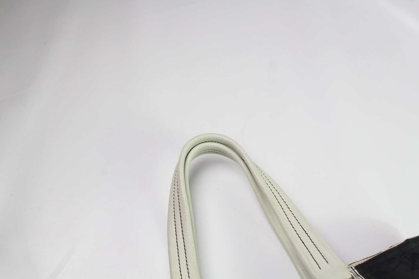 PRADA Sports Shopper Darkblue nylon bag handle detail.