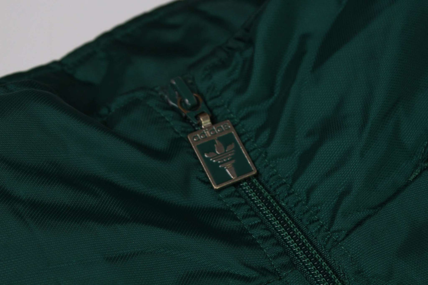 ADIDAS Mexico Track-Jacket in green polyester with zipper detail.