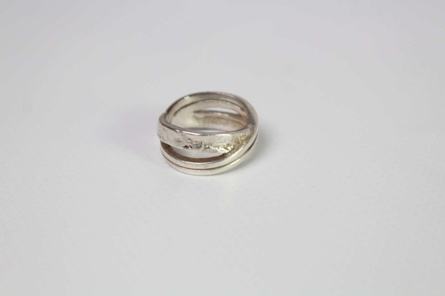Vintage Ring 925S in silver, XS size, with minor flaws, 8/10 condition.