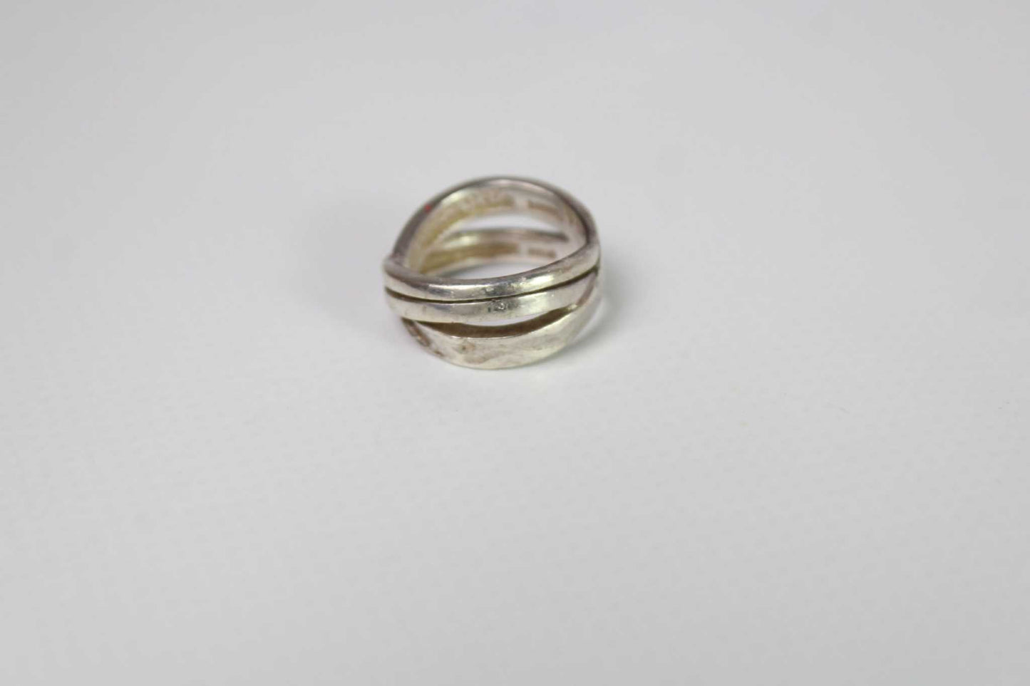 Vintage silver ring with 925S hallmark, size XS, in 8/10 condition.