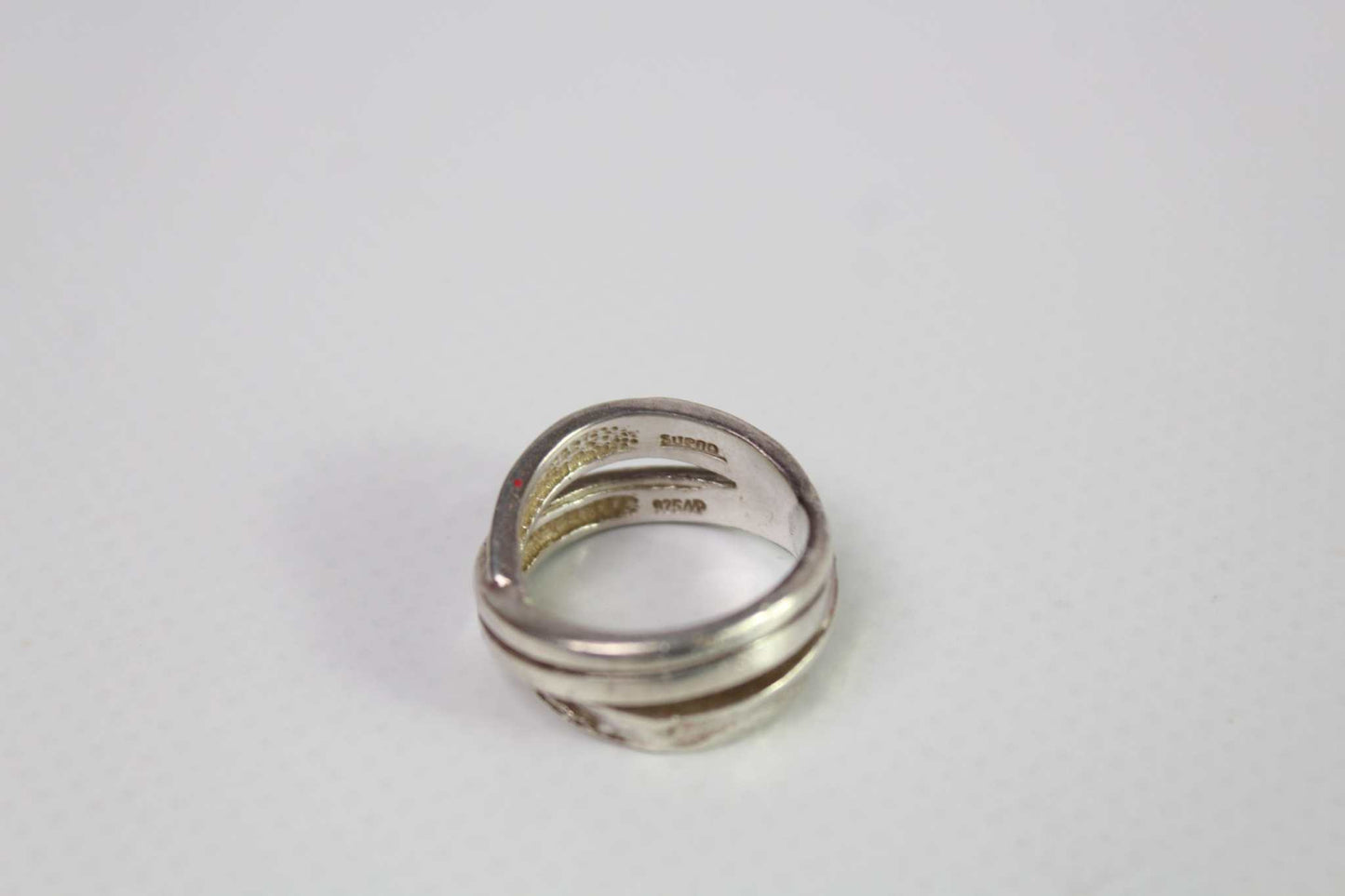 Vintage silver ring 925S, size XS, in 8/10 condition with visible flaws.