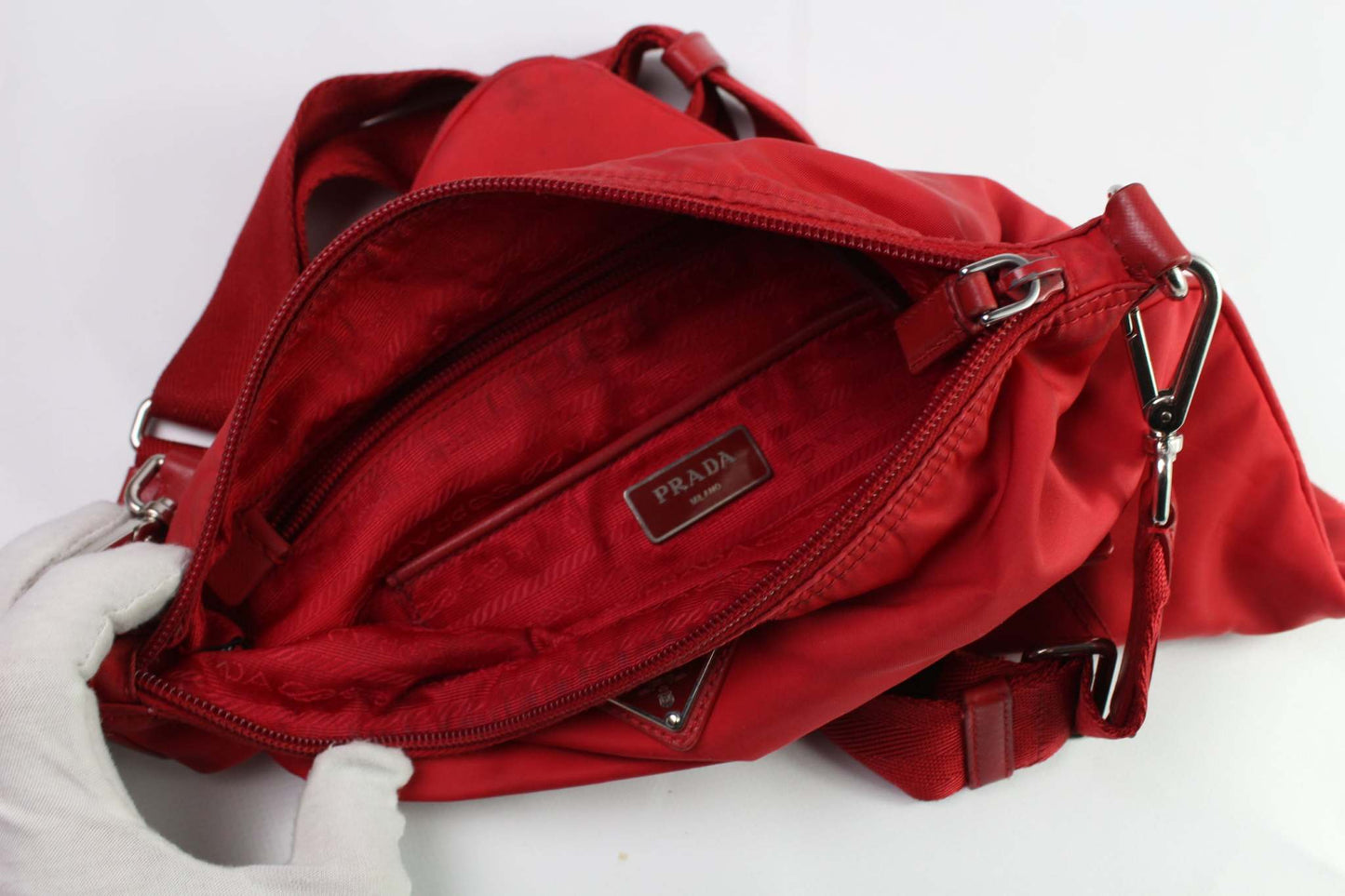 PRADA red slingbag with zipper, nylon material, 8/10 condition