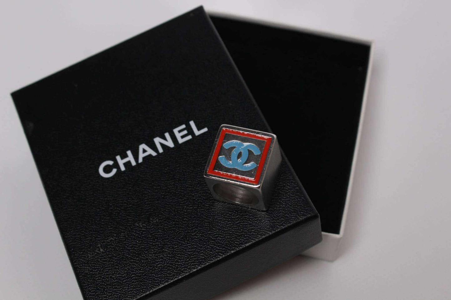 COCO CHANEL Silver Ring CC with box, size S, silver and colorful material, excellent condition.