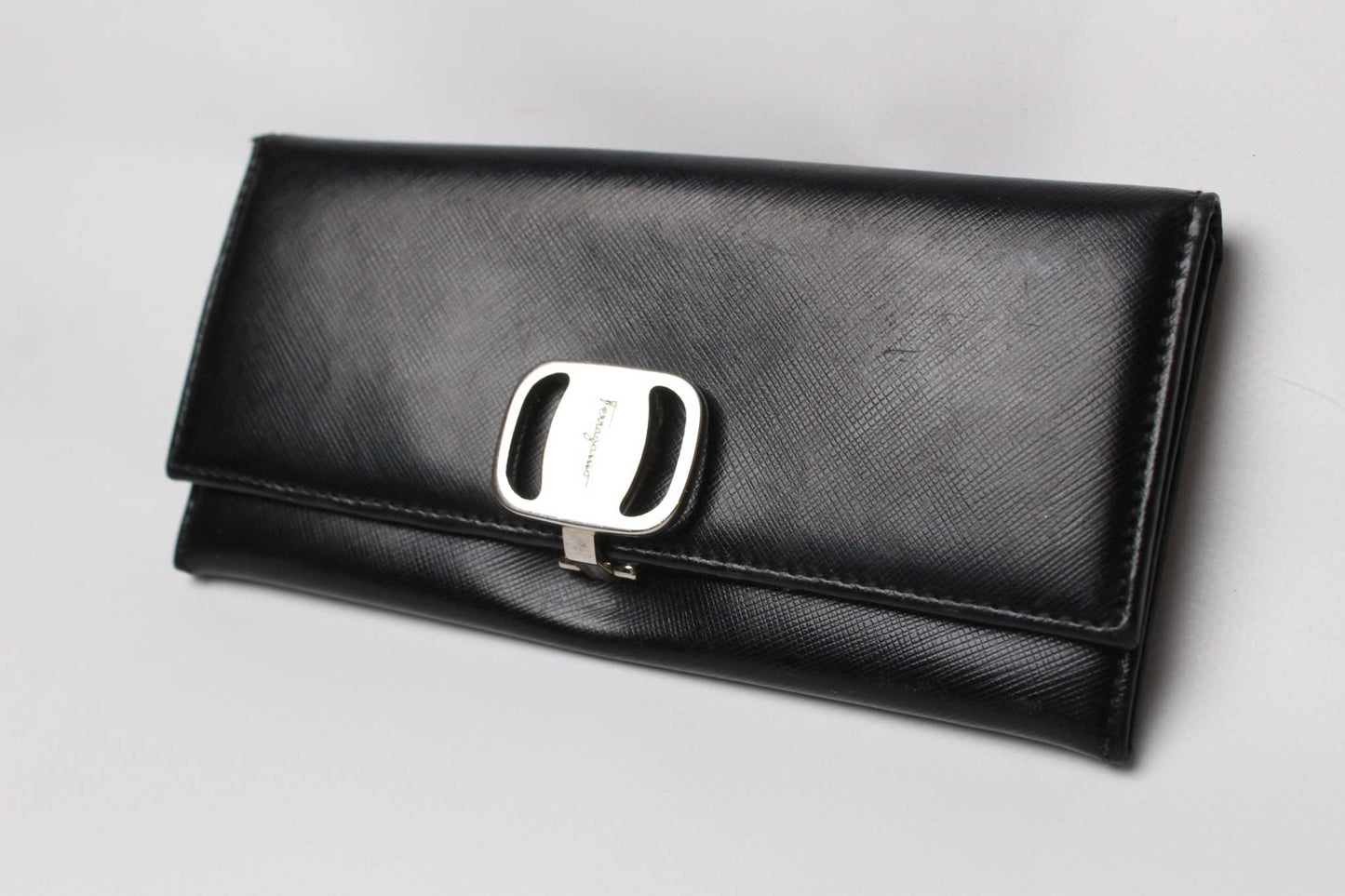 SALVATORE FERRAGAMO Longwallet Black | LAYZSSHOP | Salvatore Ferragamo