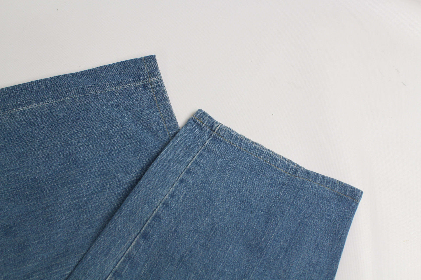 Blue Japanese Koi denim jeans made of cotton, size 34, in 8/10 condition.
