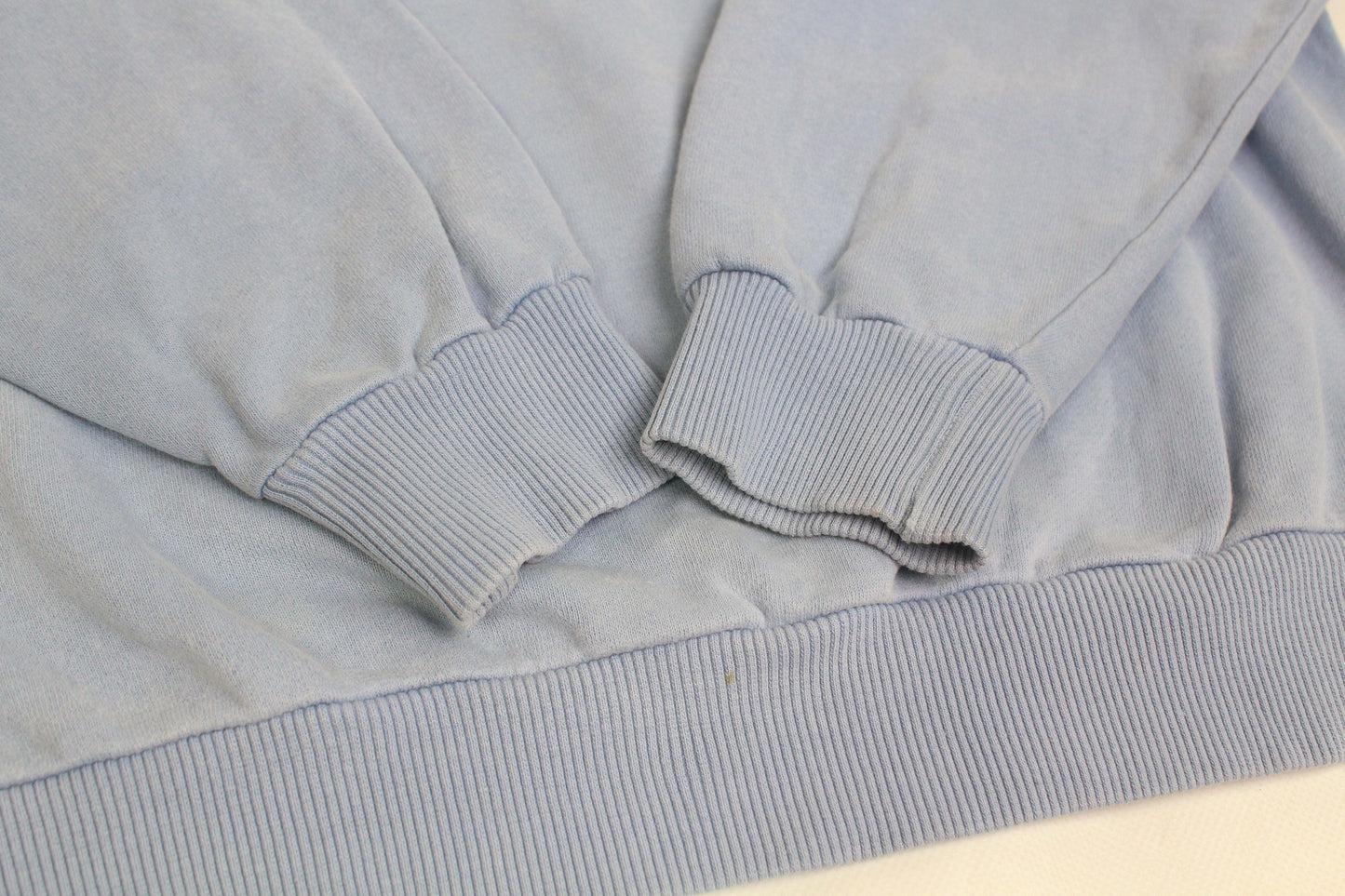 MISSONI SPORTS Crewneck Blue, size L, blue color, with visible flaws, ribbed cuffs and hem.