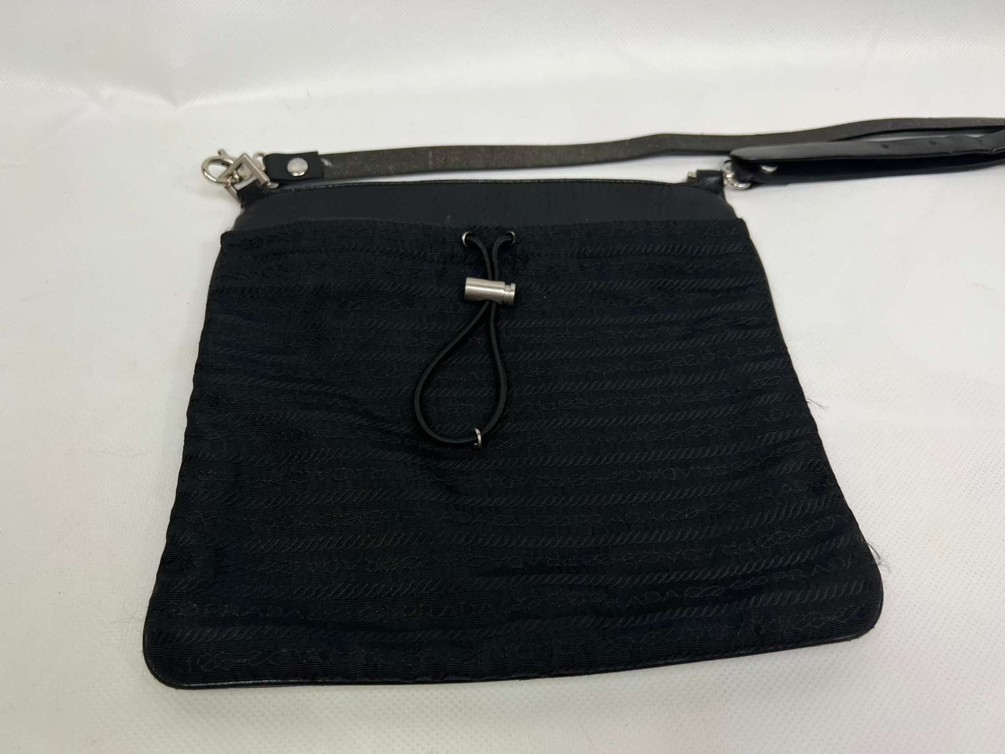 PRADA Slingbag Black nylon, size 20x20 cm, condition 7-8/10, schwarz color.