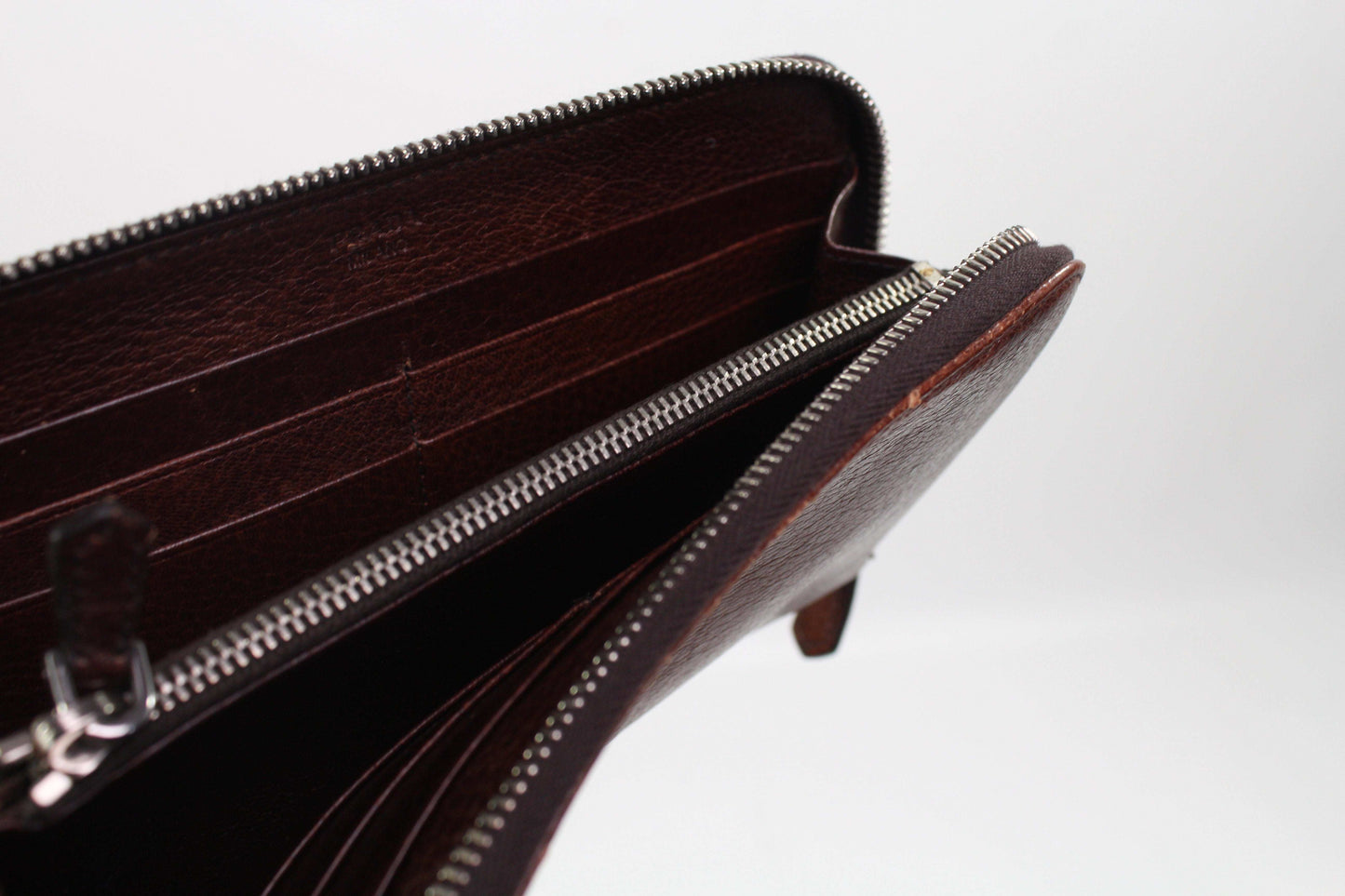 PRADA Leather Longwallet Brown with zipper and card slots, 20x10cm, 8/10 condition.