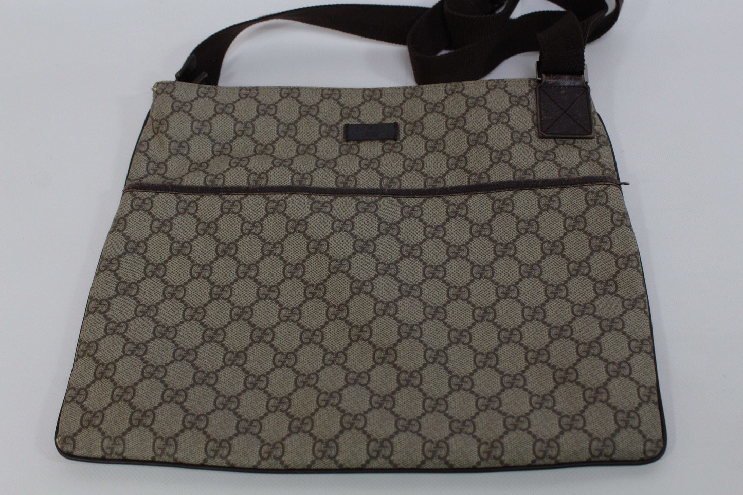 GUCCI Slingbag Monogram Brown, canvas material, 35x35cm, color brown.
