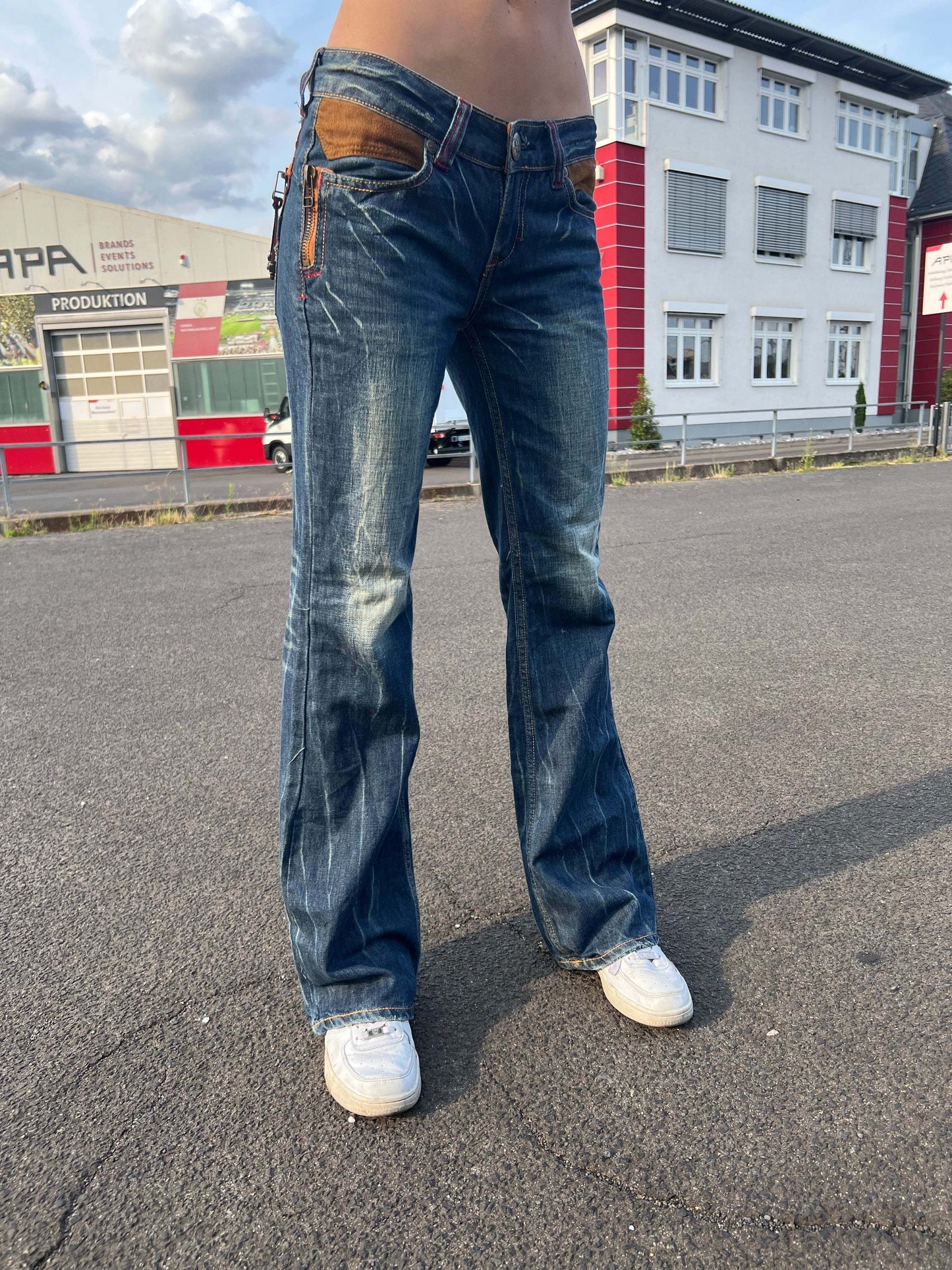 SWELL JEANS Embroidery Flared Denim in blue and orange, size 29-40x107cm, flared fit, 8/10 condition, cotton material.