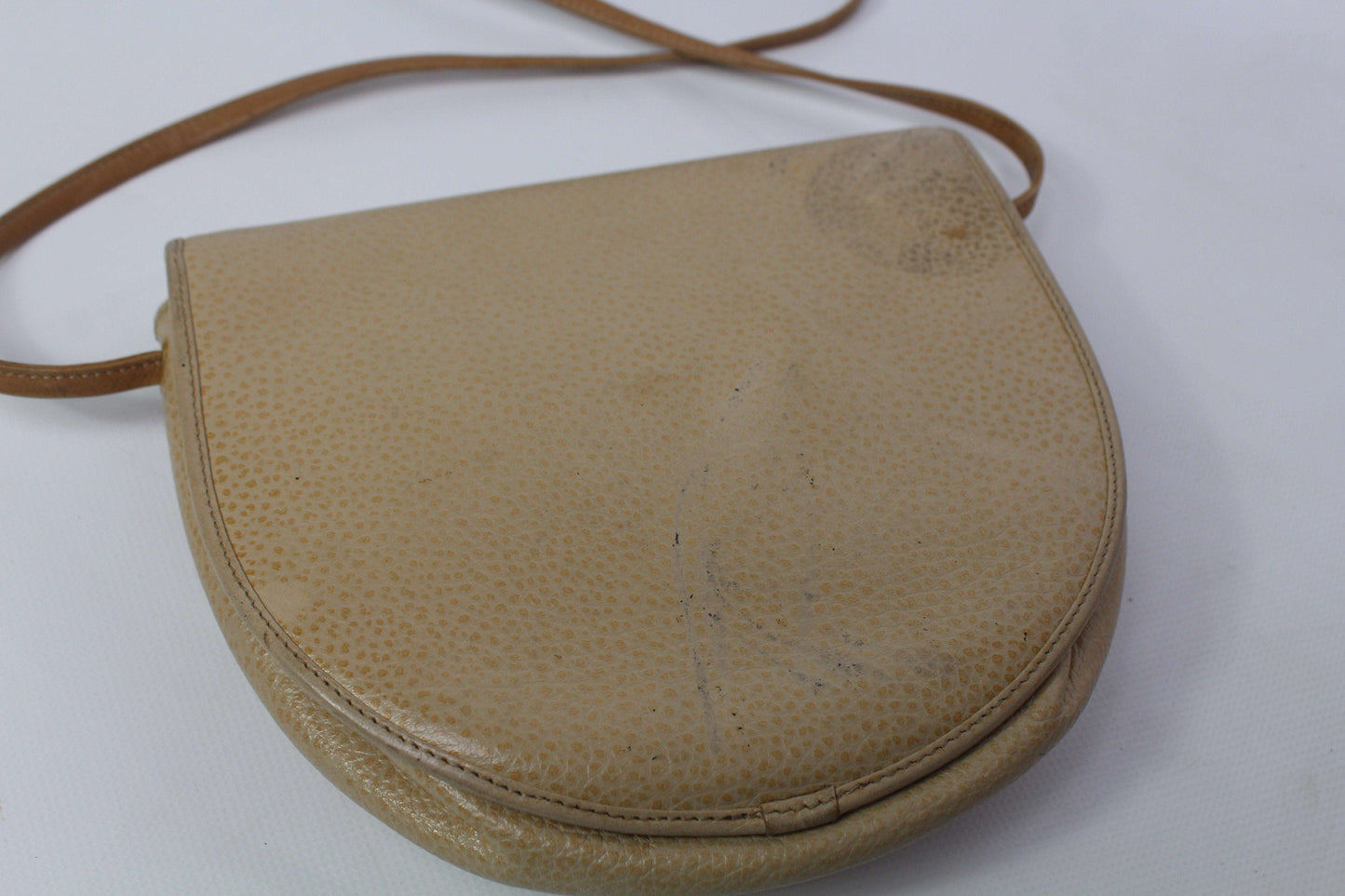DIOR sidebag in beige leather, 15x15 cm, condition 8/10.