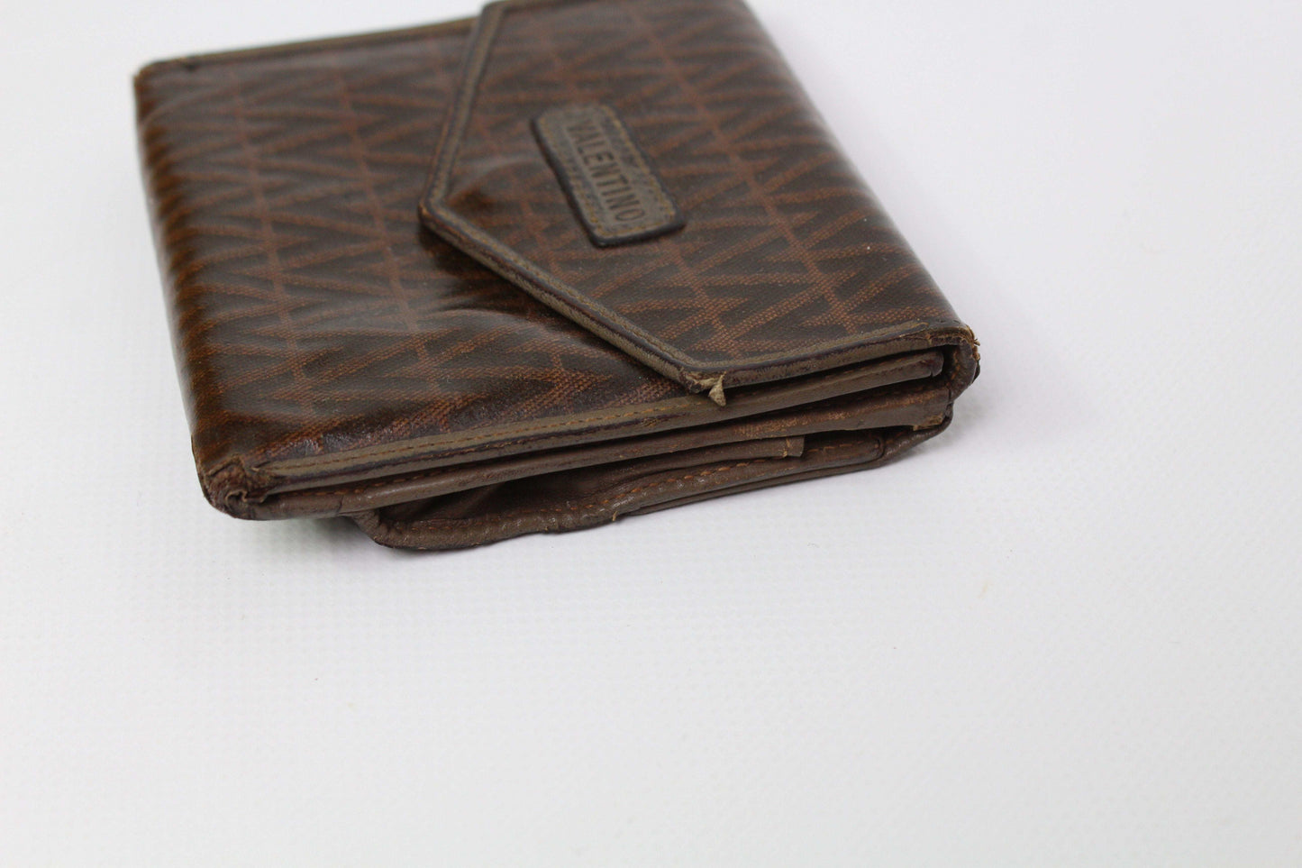 VALENTINO Wallet Monogram in brown, size 10x10, condition 6/10 exterior and 8/10 interior.