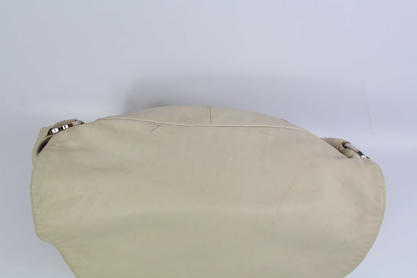 Creme Loewe Leder Umhängetasche in weichem Leder, 40x25cm, Zustand 7/10.