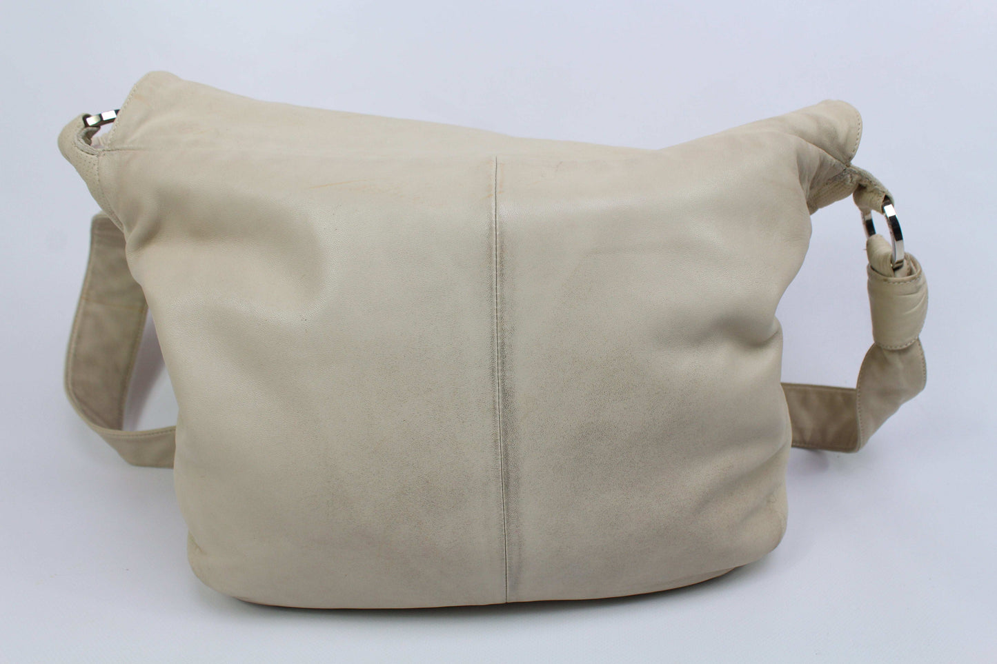 Cremefarbene Loewe Leder Umhängetasche, 40x25cm, leichte Gebrauchsspuren.
