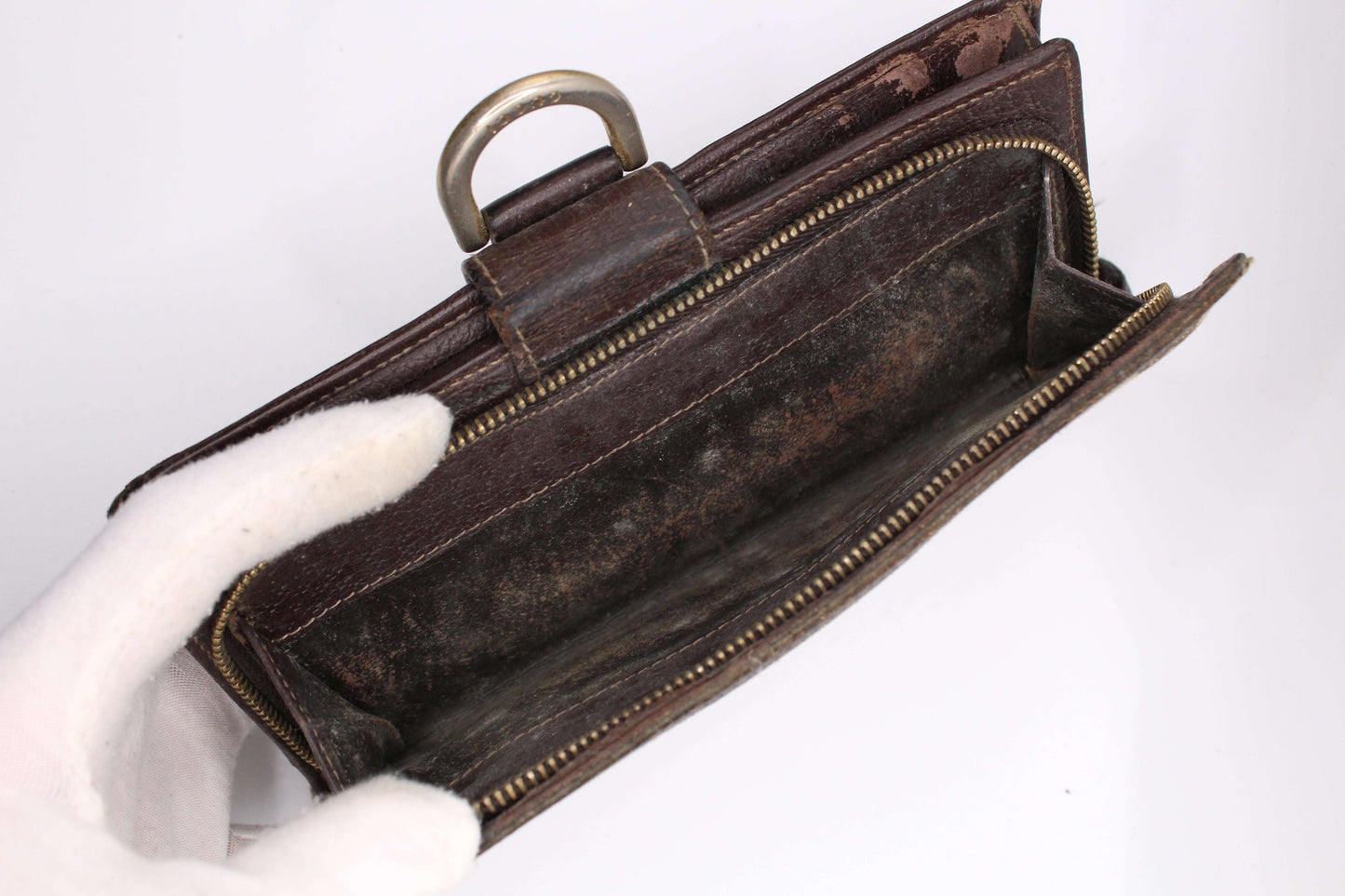GUCCI Longwallet Monogram in brown and cream canvas and leather with silver accents, size 20x10cm, condition 7-8/10.