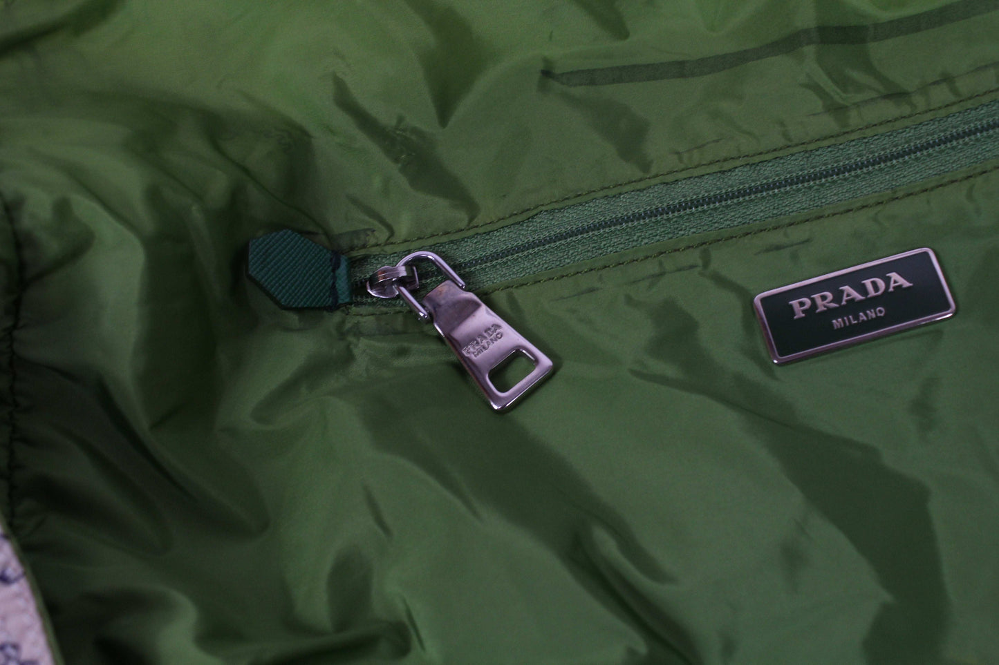 PRADA Shopper Green/White floral nylon bag interior zipper detail.