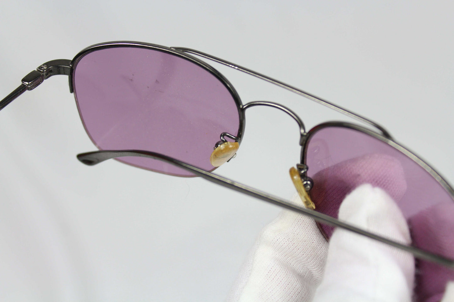 Gucci Shades Lila in good vintage condition with purple lenses.