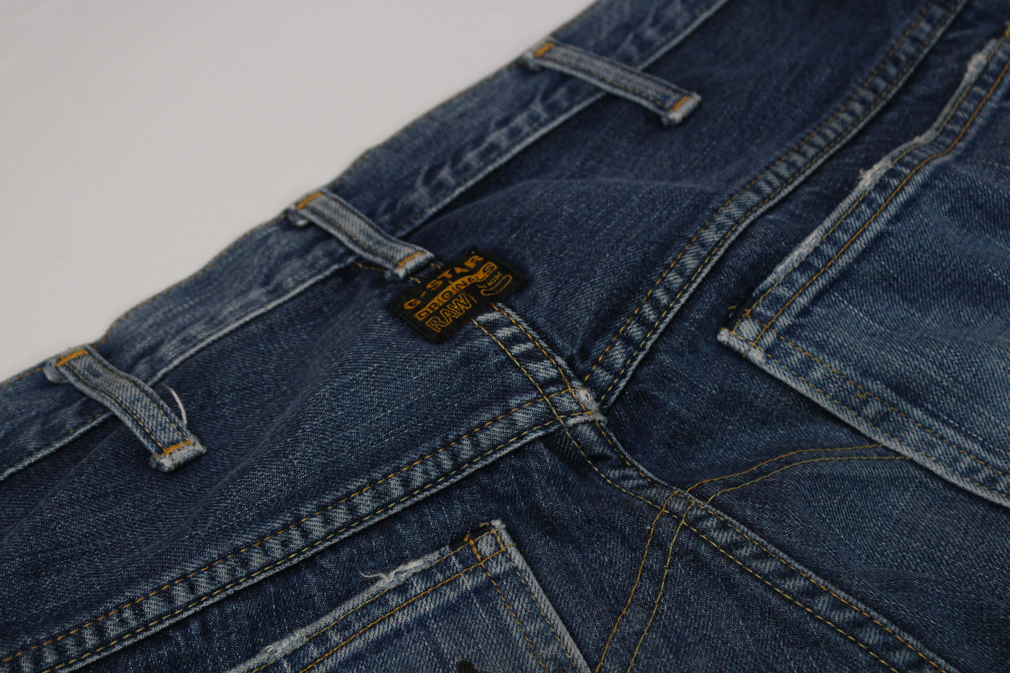 Custom Painted Jeans 1/1 G-Star in blue denim, size 32x32, straight fit, made of cotton.